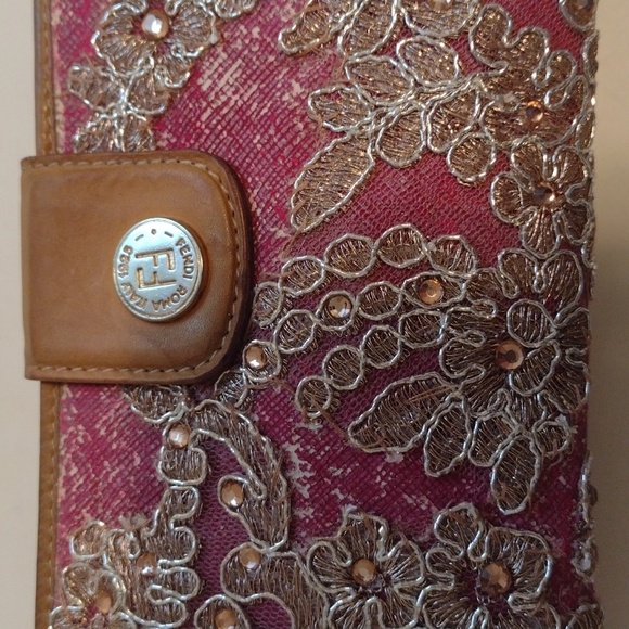 Vintage 90s Upcycled Authentic Fendi Genuine Leather Wallet - Picture 5 of 16